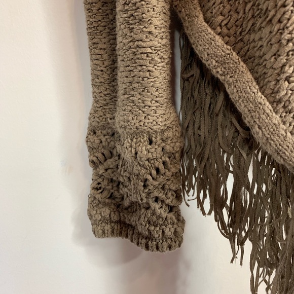 BCBGMaxAzria • fringe knit cropped cardigan - Picture 5 of 8